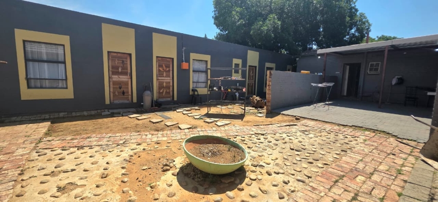 3 Bedroom Property for Sale in Seemeeupark Free State